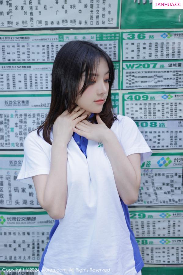 豆瓣酱  [XiuRen]高清写真图 2024.01.19 No.7994 豆瓣酱 制服美臀第11张图片